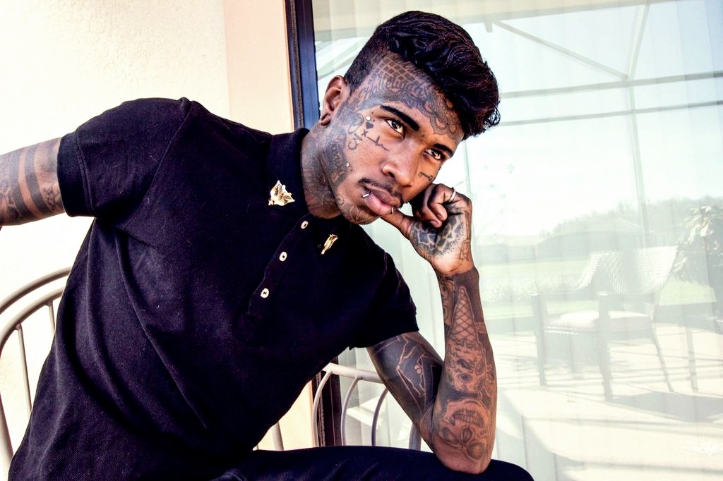 fuckyeahtattoos:  Black heart tattoo/Black “X” tattoo, underneath right eye dermal