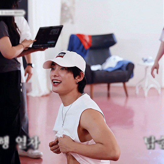 2024.06.07 Supernatural MV Jacket Behind