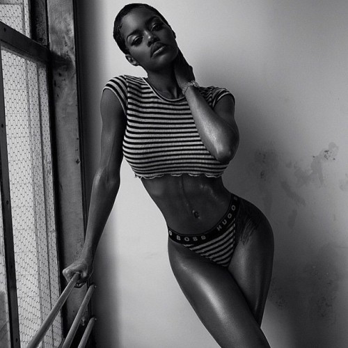 brownbeautiesparadise: Resting Body pose | Fitness Friday’s @teyanataylor #bodygoals #ripped #fitnes