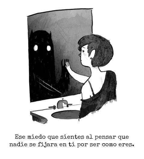 Mientras tanto sonríe.