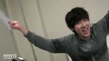 chiafesiale:  Sunggyu and his random happiness