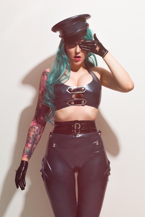 alt-dolls:  Alternative girl