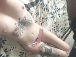 bongrips-piercednips:  i’m going to stay in bed like this all day until i have to go to work.   meagan