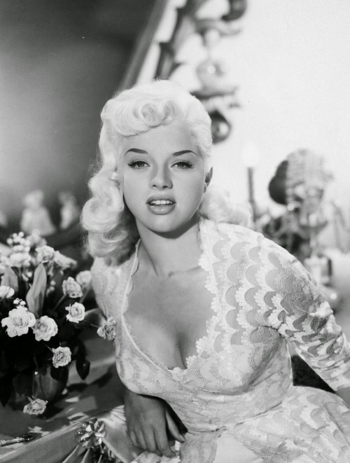 Porn damsellover:  Diana Dors photos