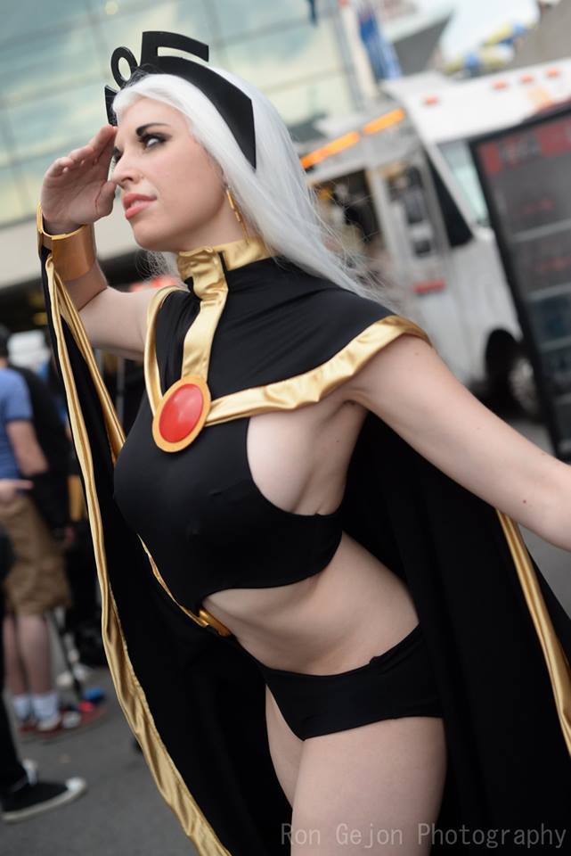 cosplayandgeekstuff:    Eveille Cosplay &amp; Photography (USA) as Storm. Photos