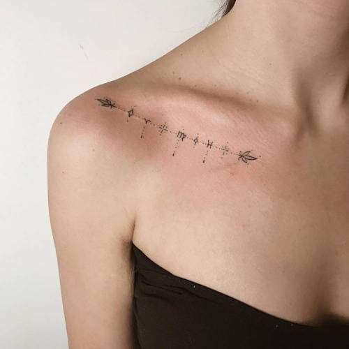 Aggregate 74+ snake on collarbone tattoo - in.cdgdbentre