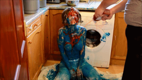 tawnysteele:  Ketchup fun! See the full video and 95 images HERE (free trailer
