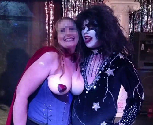 guinnessguzzler: The two finalists in the costume contest at the bar… It was a tie… but I think Paul