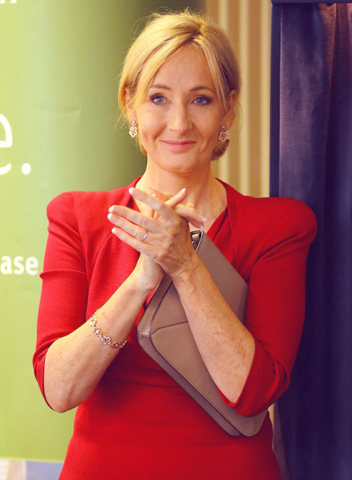 jkrowlingisaqueen:J.K. Rowling at the opening of The Anne Rowling Regenerative Neurology Clinic.