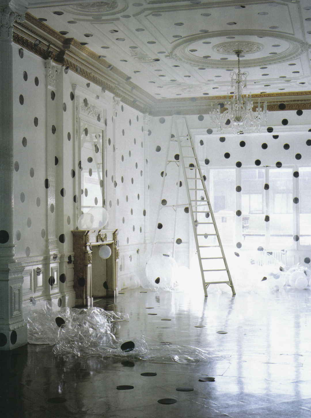 candentia:  ‘A Play of Dots’ Photographer: Tim Walker Vogue Italia September
