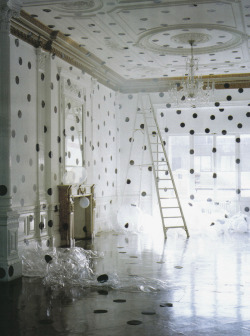 candentia:  ‘A Play of Dots’ Photographer: Tim Walker Vogue Italia September 2009 
