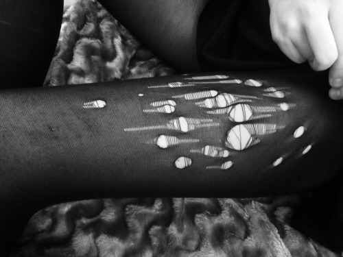 http://tights-details.tumblr.com/post/138271980358