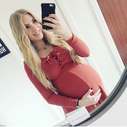 maternityfashionlooks:  1 day left for beautiful mommy-to-be