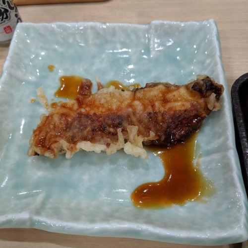 川崎でリベンジした。さくふわで美味しかった #天丼 #うなぎの蒲焼き (天丼てんや 川崎店) www.instagram.com/p/B0ctyeunlXX/?igshid=11oz8