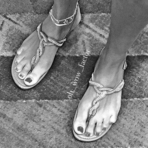 ohwowfactor: #mouthwateringfeet #mouthwateringtoes #flatsandals #footqueen #footfetish #feetstagram 