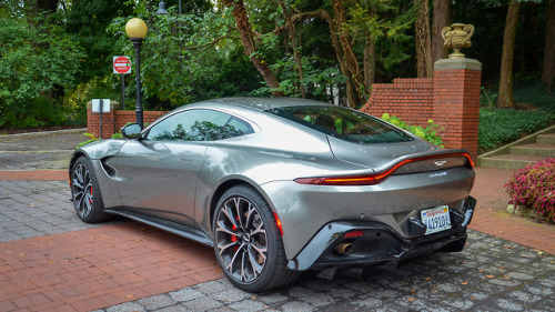 Aston Martin Vantage