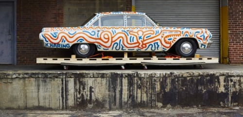 Piston Head: Artists Engage the Automobile / Keith Haring.(via Piston Head: Artists Engage the Autom