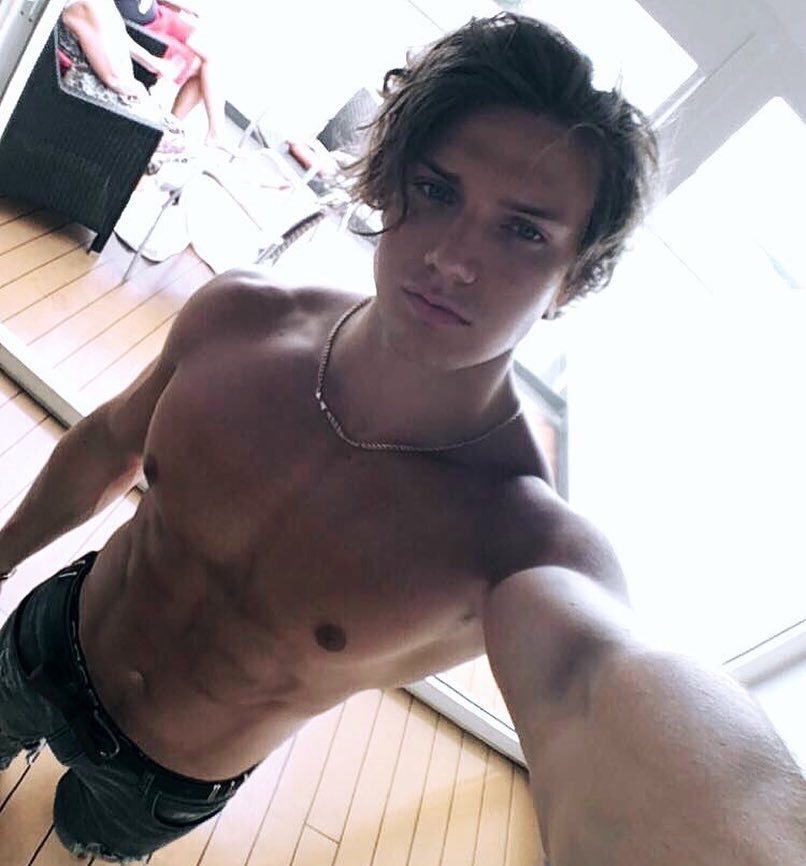 beautifulyoungmuscle:Benjamin Ahlblad: long-haired wildboy whom I’d love to fuck