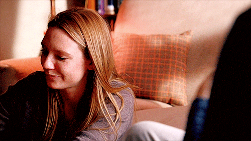 walkingonfire:  I’m not judging you. Olivia Dunham » 1x12 || The No-Brainer 