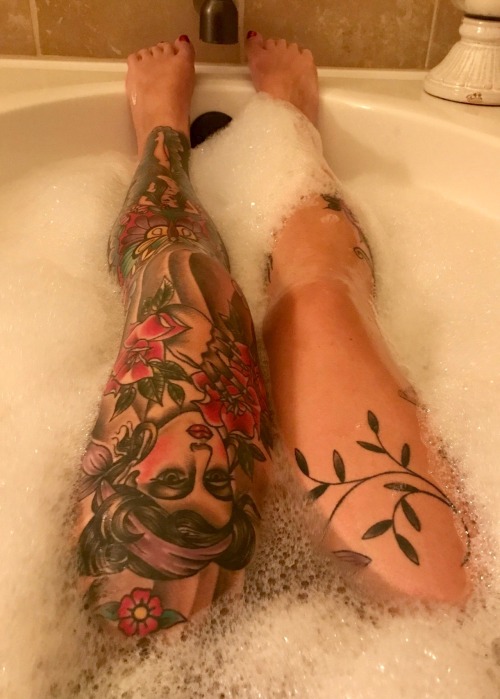 tattooedlegs:Tattooed LegsCarrie Capri@therealcarriecapri Me in the tub several years ago. Both
