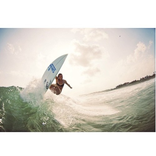 surfandbefree:surfandbefree.tumblr.comLeila Hurst
