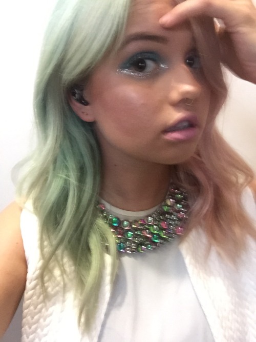 debbyryan: ✨
