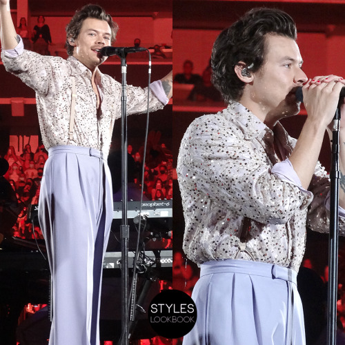 For his Love On Tour show in Sacramento, Harry wore a custom Gucci look featuring a lavender shirt w