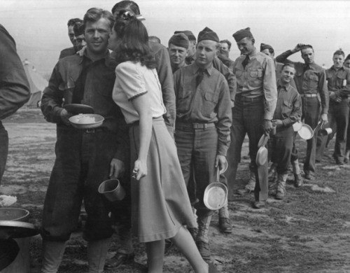 Actress Marilyn Hare, who during World War II kissed 10,000 soldiers, sailors, and airmen to raise m