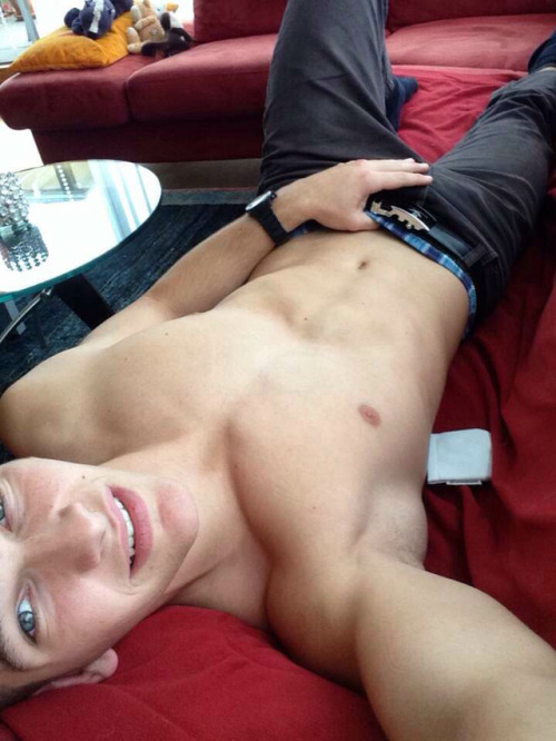 nakedguysfromkik:  Marian, so cute and Hot!