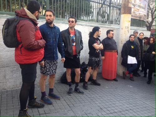 tobediyenateist:bendiss:İstanbul/Tasim 21.02.2015 günü Özgecan için erkeklerin düzenlediği yürüyüş…Fazla güzelsiniz…:’)