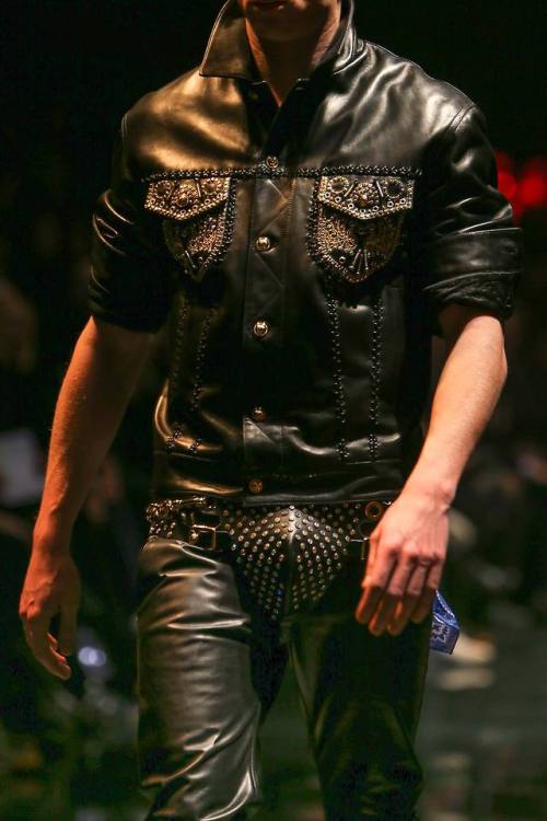 rrrusskaya:  Versace Fall - Winter 2014/2015. 