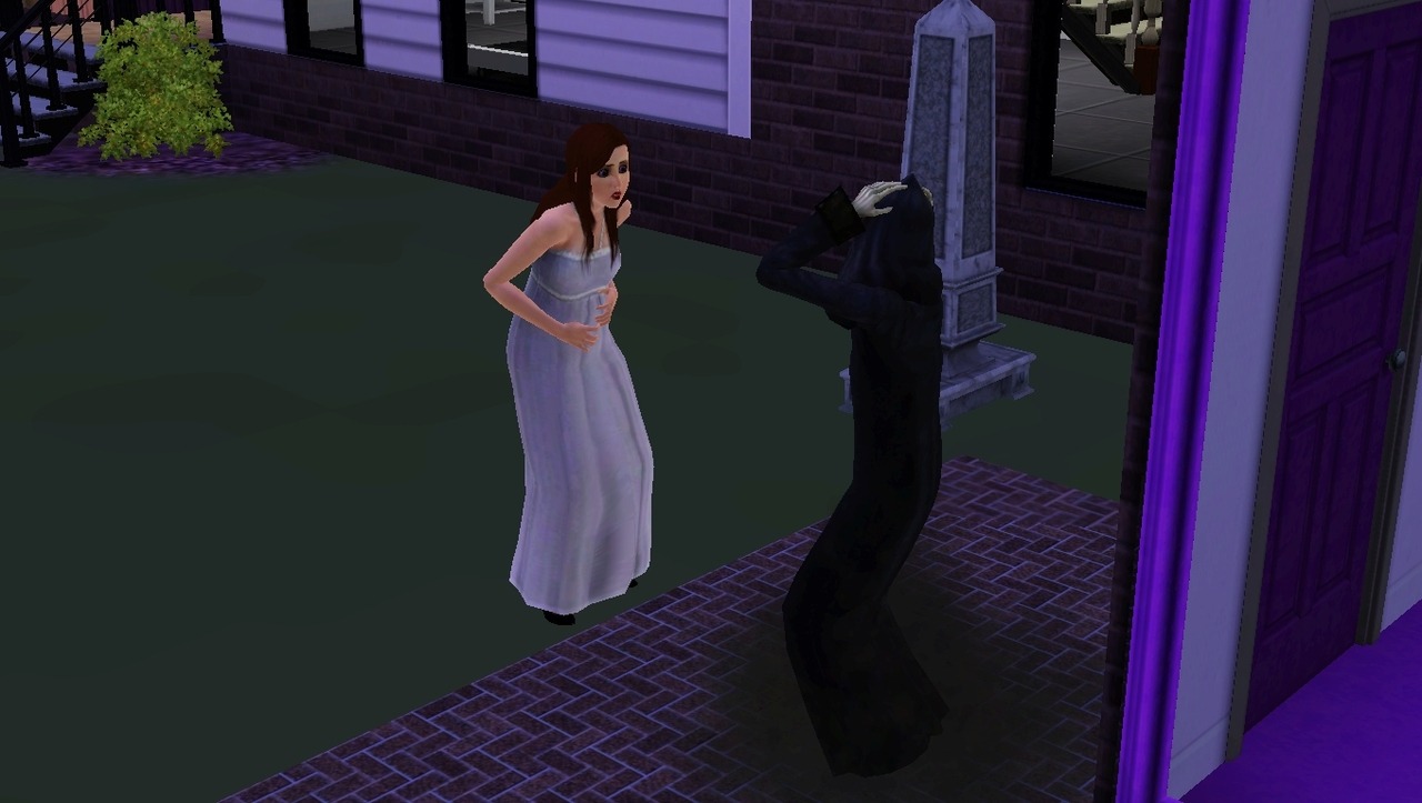 darecrowavis:  simsgonewrong:  So one of my sims died, and the grim reaper turned