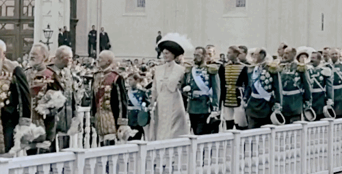 teatimeatwinterpalace:  Emperor Nicolas II, Empress Alexandra Feodorovna, Tsesarevich