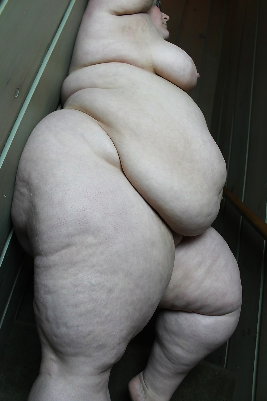 veryfatssbbw:  Wanna fuck a horny BBW? - CLICK HERE!