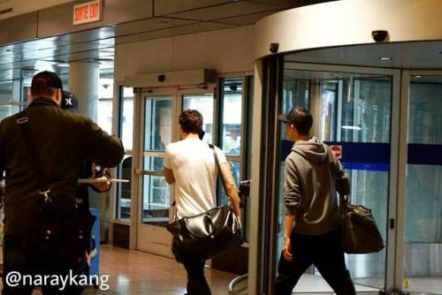 tomhollandnews:Tom with Harry and Sam at the Montreal airport today. (x)