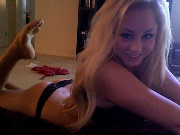 hot-teen-selfies:  Wanna watch bored teens like her strip and fuck themselves on