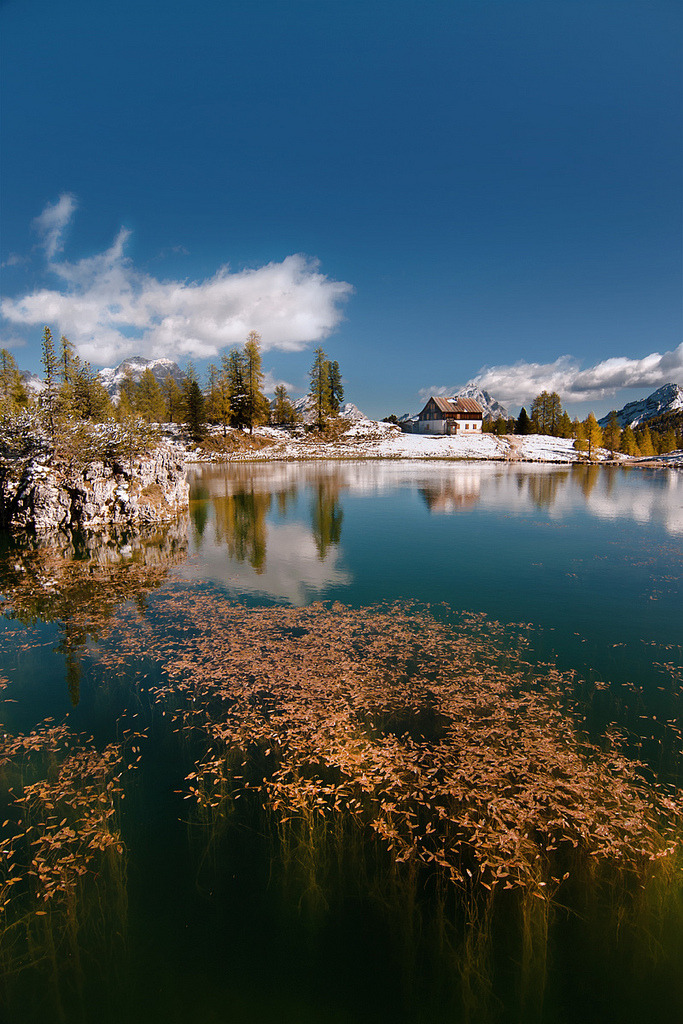 definitelydope:  Don’t let the sky take you (by Coveredinice [cara ragazza d’altri
