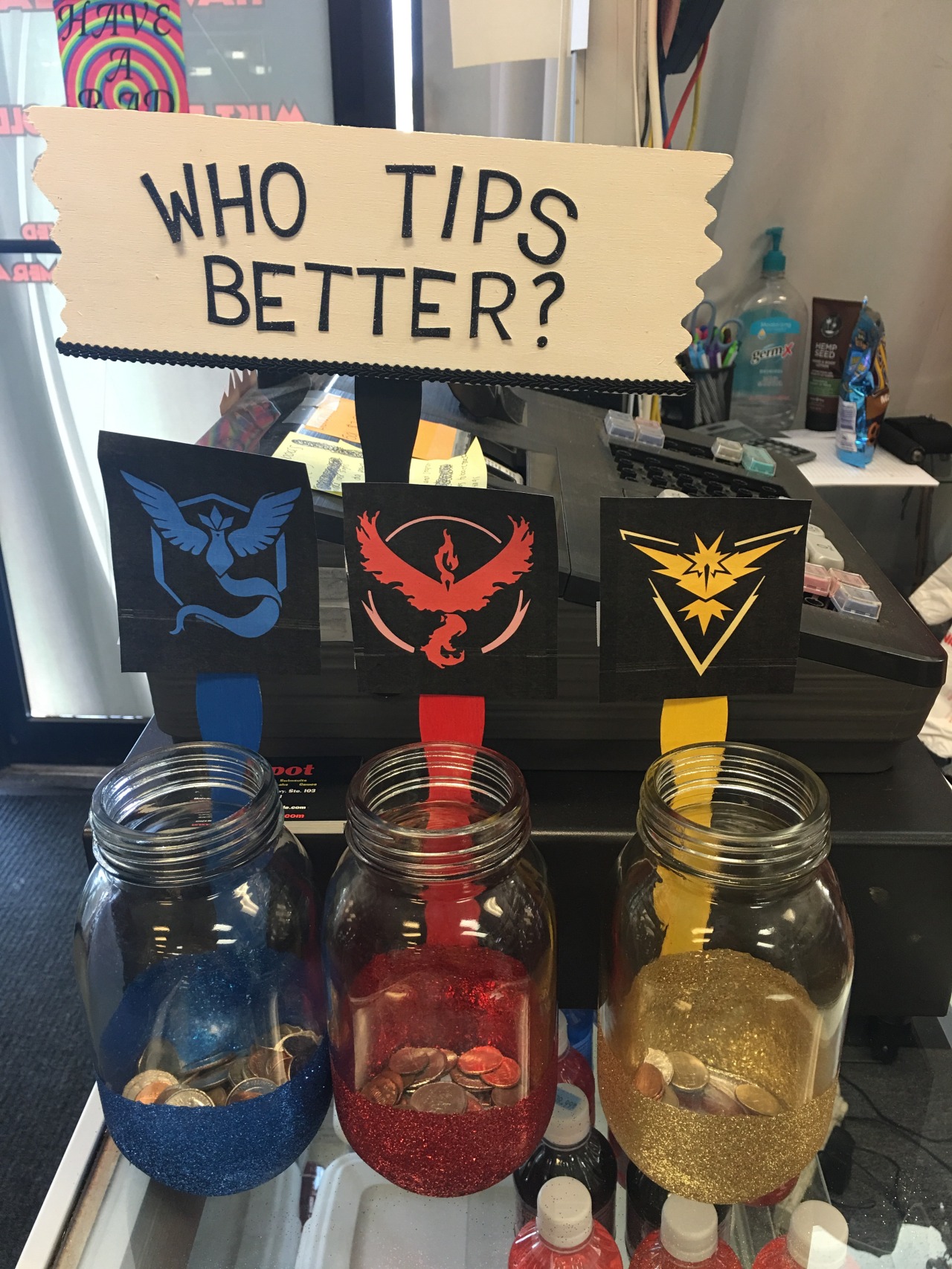 skullopendra:
“ ultralaser:
“ dudeashley:
“ dudeashley:
“ i made new tip jars at my job, team mystic is in the lead so far.
”
http://d.pr/i/qnta
UPDATE
”
TEAM VALOR
”
wait did someone on team mystic put their whole damn debit card in there
”