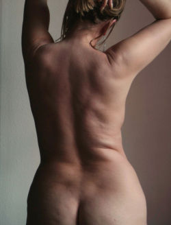 borrowederotica:  la schiena (by janevictoriaphotos)  Nice curves!!