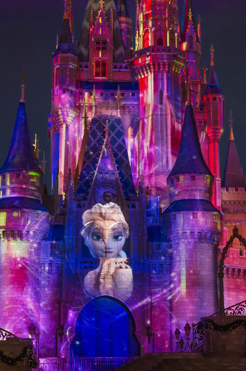 kioewen:  Elsa Takes Residence at Walt Disney World Castle From the Celebrate the Magic show at the Magic Kingdom in Walt Disney World, featuring Cinderella’s Castle transformed by light into the Castle of Arendelle. Source: Disney Parks Blog, [here].