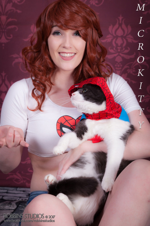 someone said I looked like someone else in my photos, which is fine and flattering, but that led to me realizing that I never posted the whole image! me with my spider baby <3 Obie is a good boy, a terrible spiderman, but a very good boy <3 