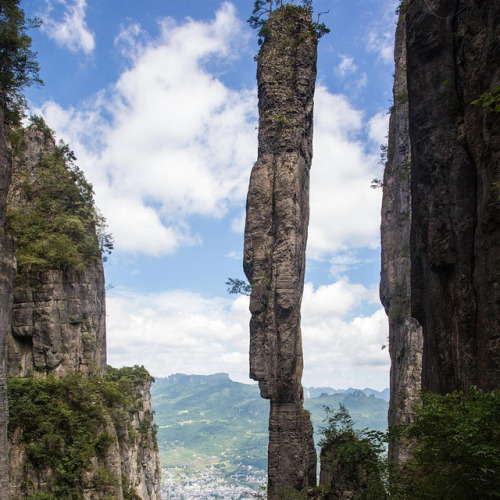 One Incense Pillar is a karst pillar that stands between the cliffs and peaks of the 108-kilometer-long Enshi Canyon, China’s answer to the Grand Canyon, which is located in central China’s Hubei Province. It is 150 meters at its tallest but only...