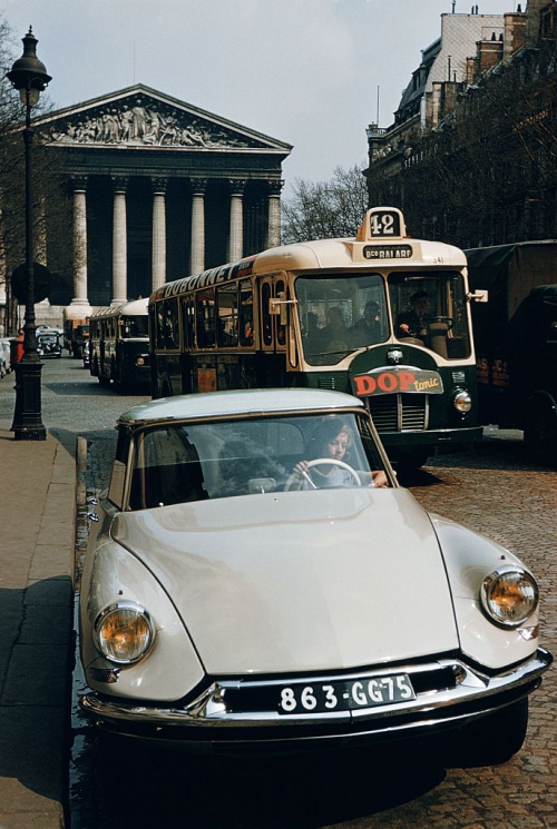 vintageeveryday:Citroen DS 19 in front of La Madeleine, rue Royale, Paris, 1960. Photographed by Édouard Boubat.