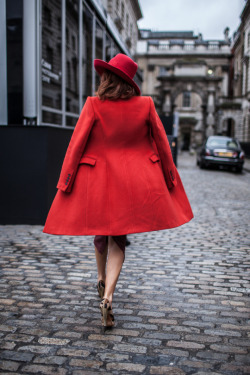 stefannd:  Red?!Same coat here:http://www.newchic.com/coats-and-jackets-3668/p-1005483.html?utm_source=Sns&amp;utm_medium=55643&amp;utm_content=1506