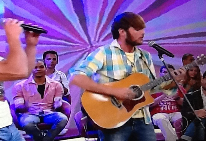 happyrebelde:  Pedro Sol Blanco no Encontro com Fátima Bernardes - 04/01 