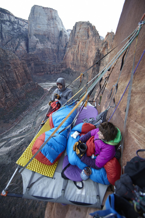 whoradexplora:  whitewinter-hymnal:  house-under-a-rock:  Katie Lambert & Mason Earle on their big wall adventure - Part 3:  Free climbing the 1200-foot sandstone Moonlight Buttress, Zion National Park, Utah photo: Ben Ditto  i want to do this so