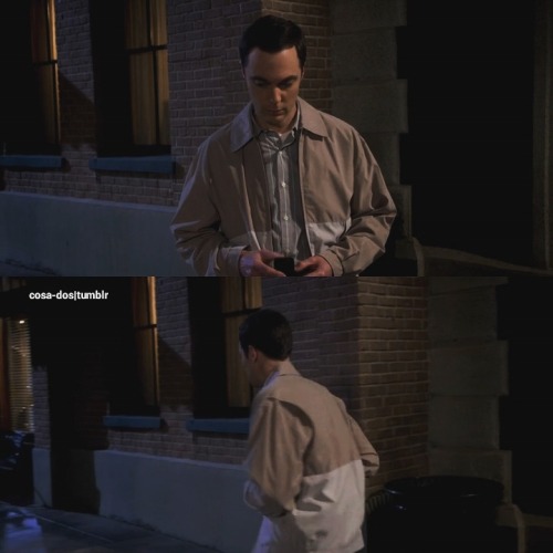 un-mundo-de-papel:  cosa-dos:  💔💔 💔💔  Yo soy como sheldon, actuo demasiado tarde. 💔💔 