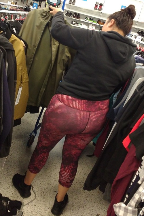 big booty candid