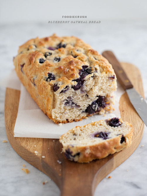 wehavethemunchies: Blueberry Oatmeal Bread