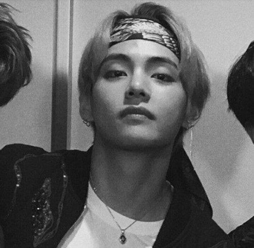 ▪ Taehyung Black & White Grunge Moodboard ▪